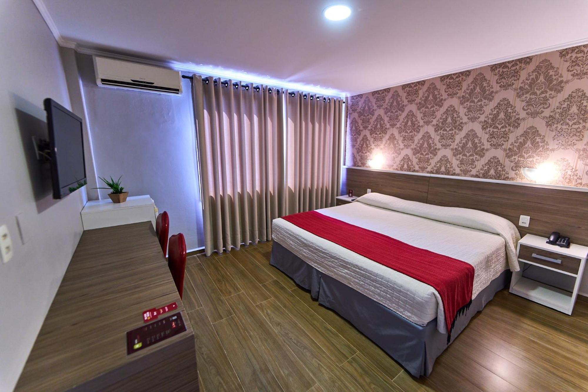 Foz Plaza Hotel 4*