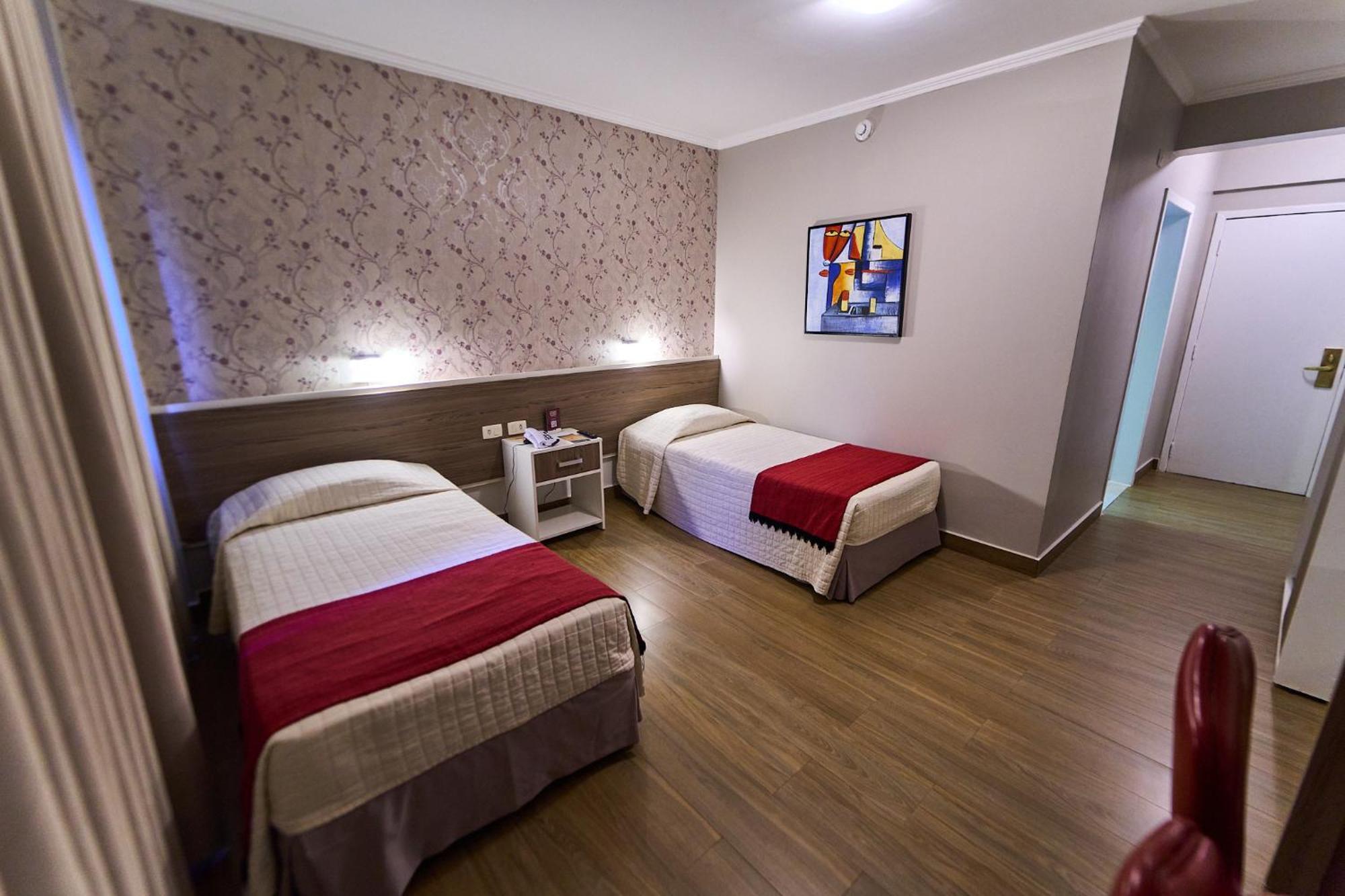 Hotel Foz Plaza